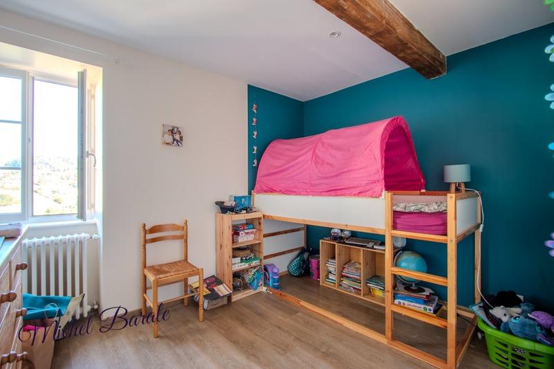 Corps de ferme - 220 m² - 8 pièces