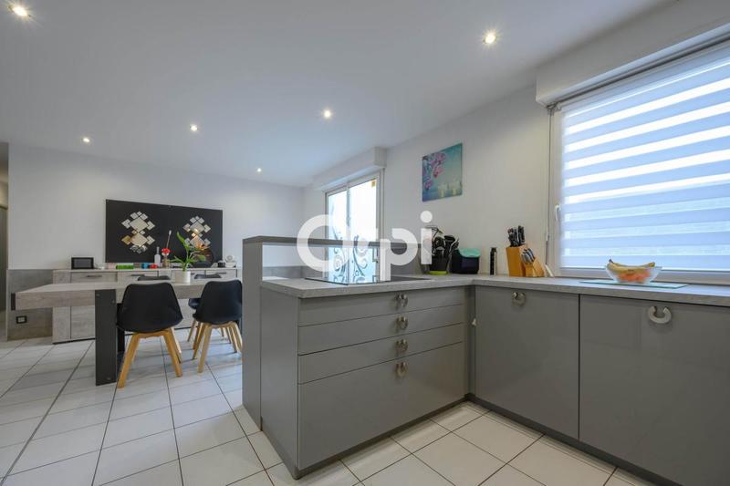 Maison - 94 m² - 5 pièces