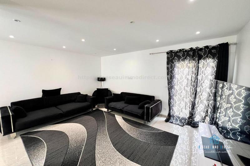 Maison jumelée - 111 m² - 5 pièces