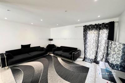 Maison jumelée - 111 m² - 5 pièces