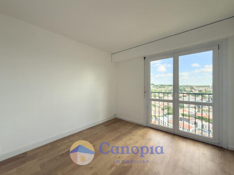 Appartement - 90 m² - 5 pièces