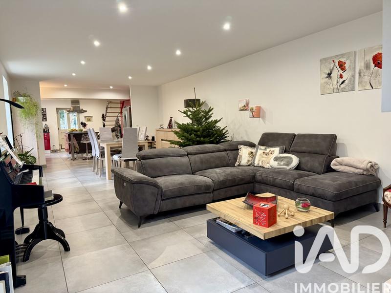 Maison - 137 m² - 5 pièces