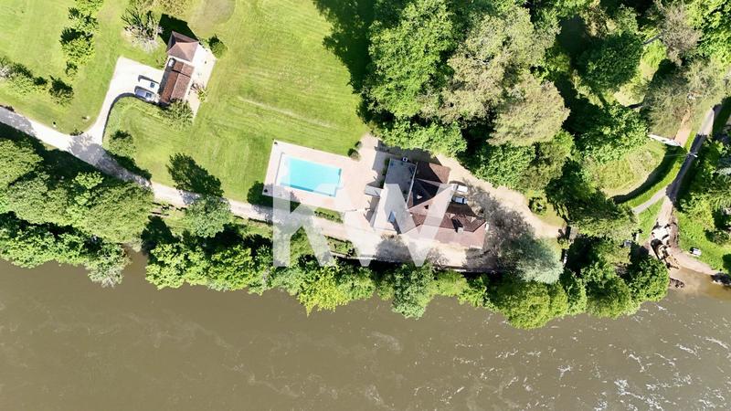 Manoir - 435 m² - 7 pièces