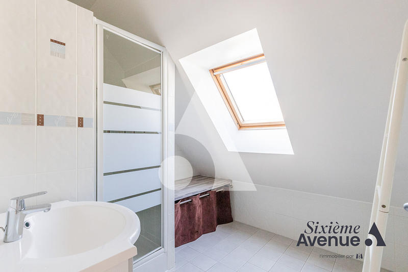 Maison - 195 m² - 6 pièces