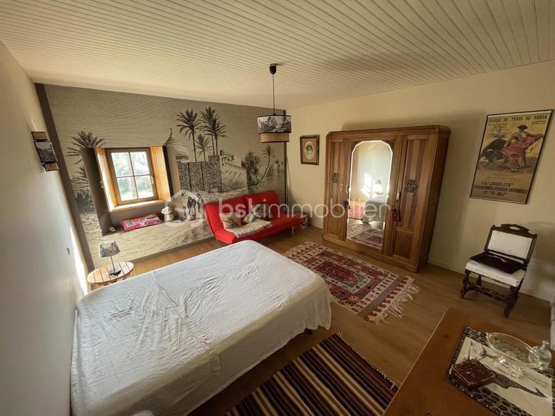 Demeure - 337 m² - 11 pièces