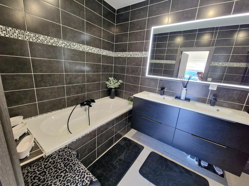 Maison - 152 m² - 7 pièces