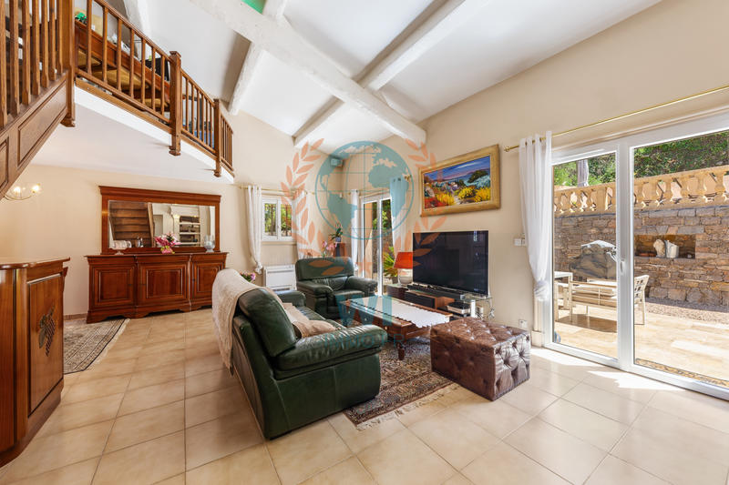 Maison - 165 m² - 6 pièces