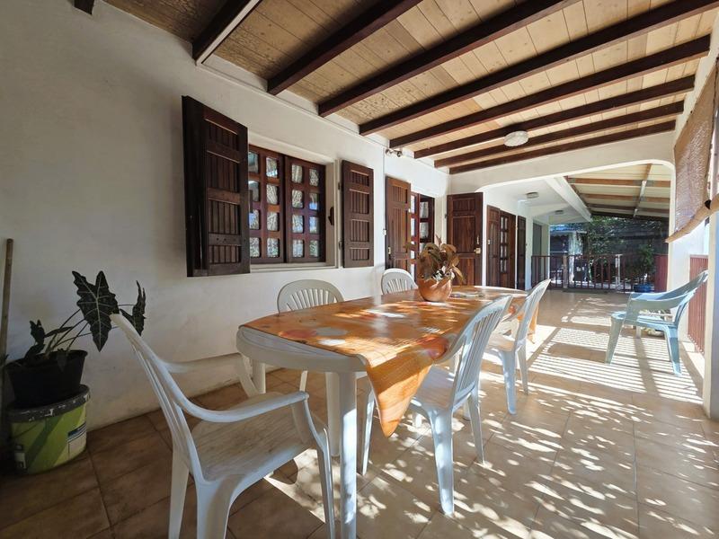 Maison - 215 m² - 10 pièces