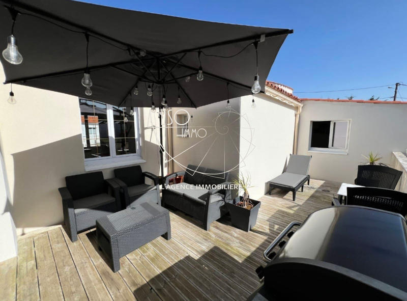 Maison - 244 m² - 7 pièces