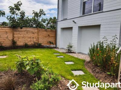 Chambre - 13 m² - 1 pièce