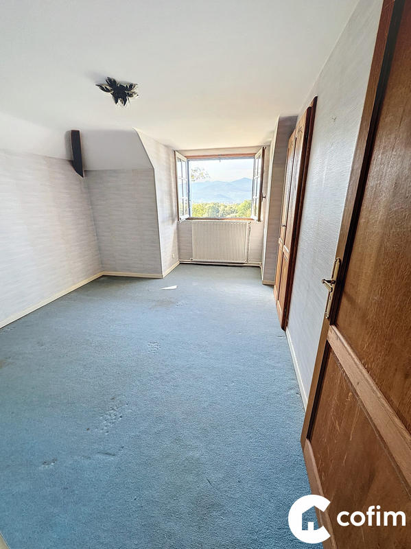 Maison - 260 m² - 7 pièces