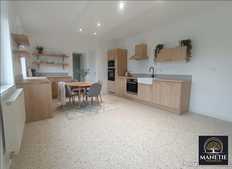 Maison - 98 m² - 5 pièces