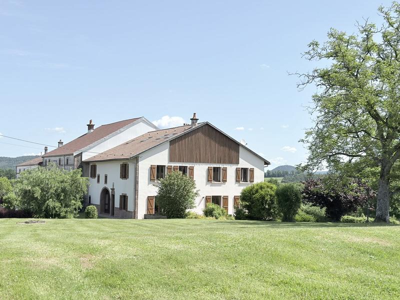 Maison - 323 m² - 11 pièces