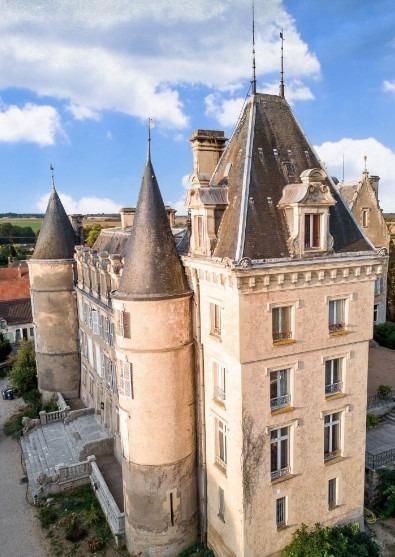 Manoir - 4 200 m² - 72 pièces