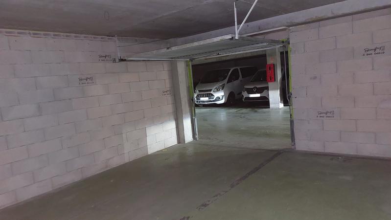 Parking / Garage - 27 m²
