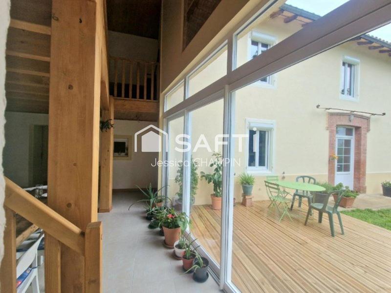 Maison - 197 m² - 6 pièces