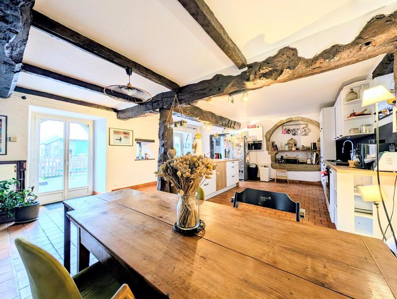 Maison - 213 m² - 7 pièces