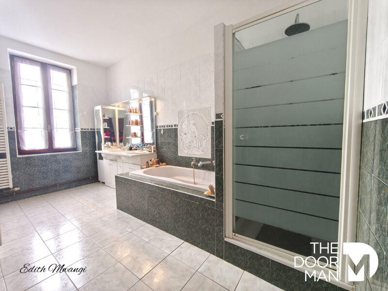 Maison - 195 m² - 6 pièces