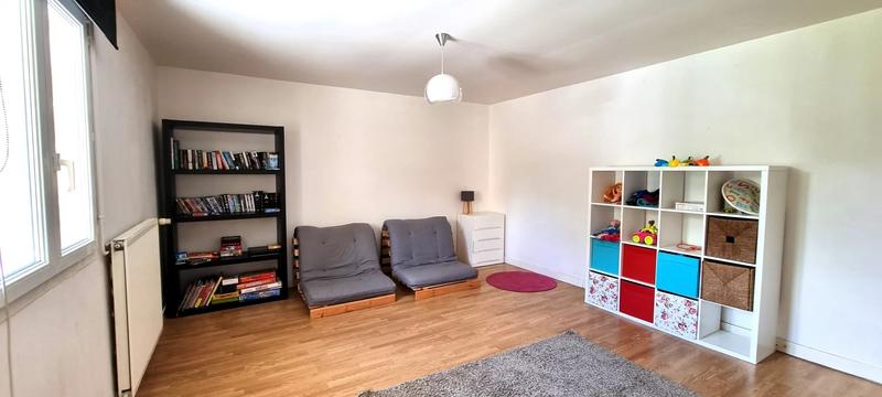 Maison - 182 m² - 9 pièces