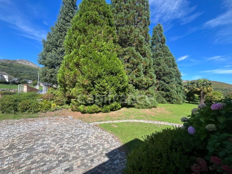 Maison - 268 m² - 8 pièces