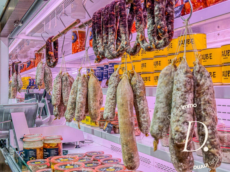 Fonds de commerce - 121 m²