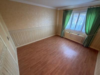 Maison - 93 m² - 4 pièces