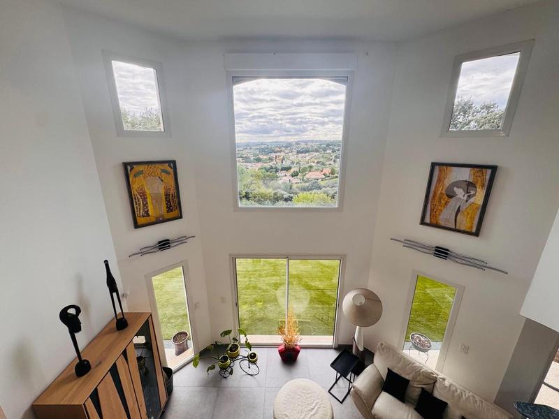 Maison - 203 m² - 6 pièces