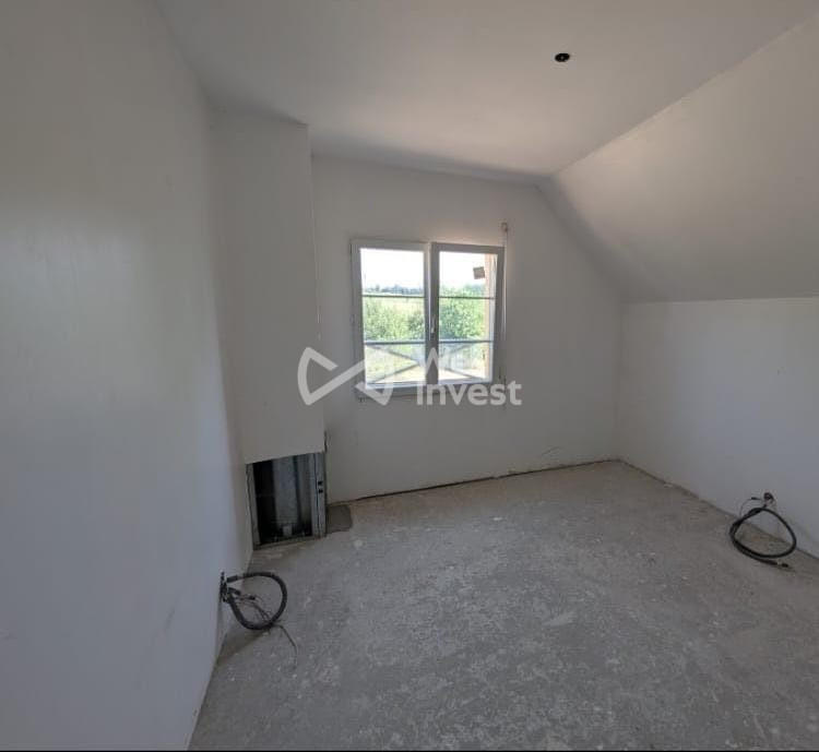 Maison - 180 m² - 8 pièces