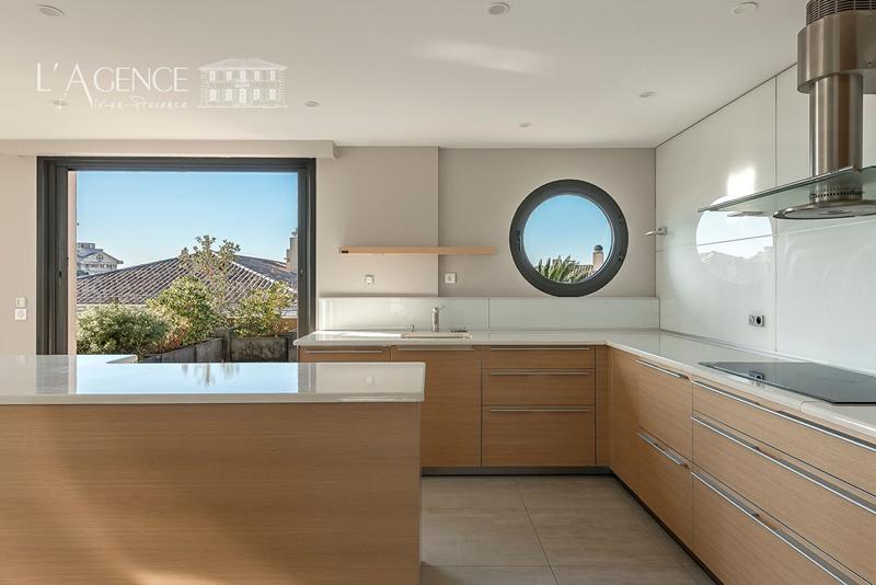 Appartement - 250 m² - 5 pièces