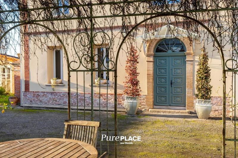 Demeure - 390 m² - 7 pièces