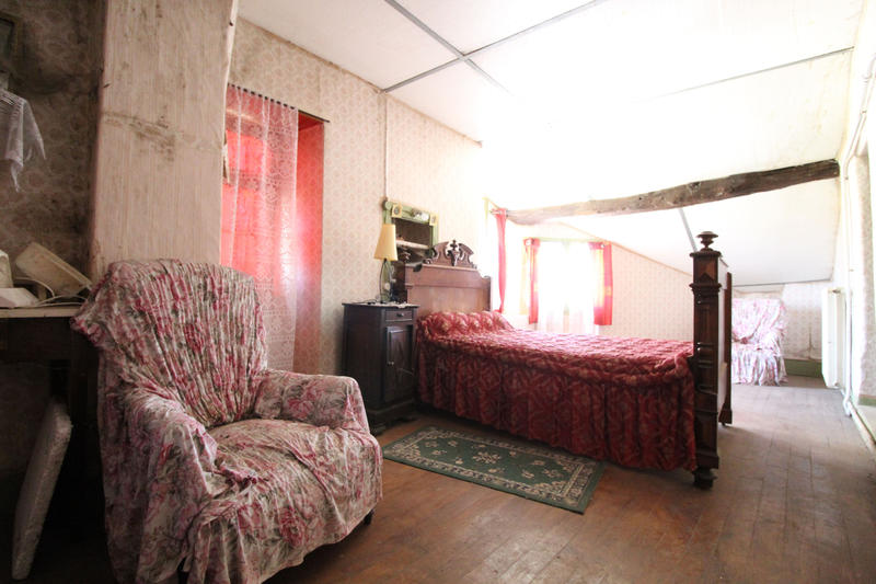 Maison - 235 m² - 8 pièces