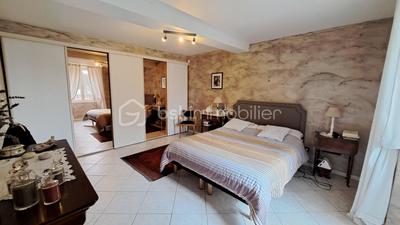 Corps de ferme - 170 m² - 8 pièces