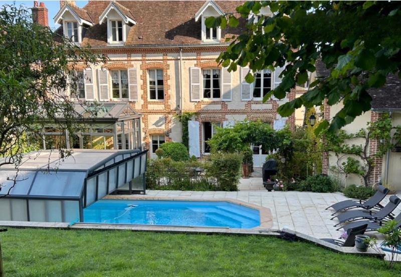 Maison de maîtres - 300 m² - 8 pièces