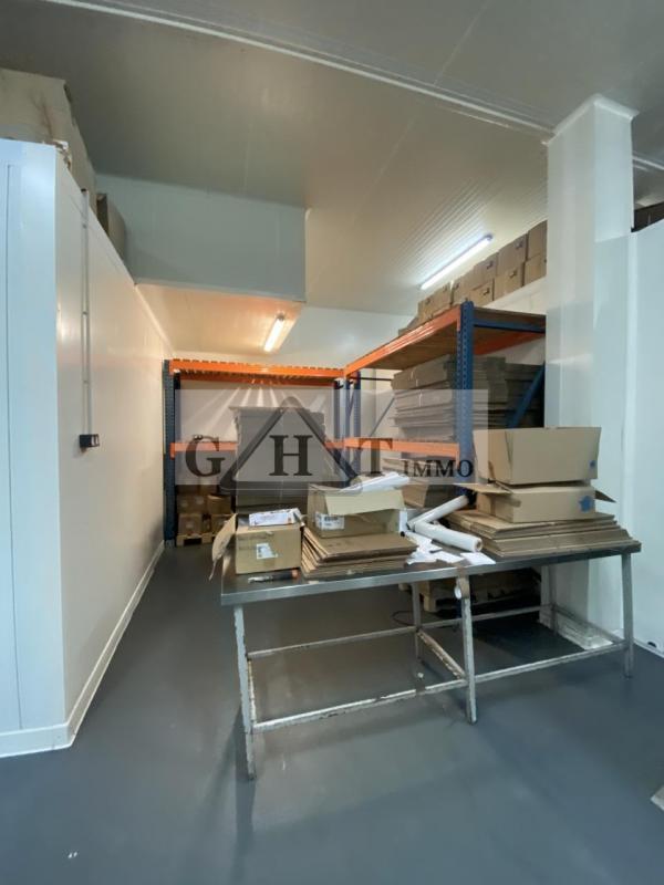 Entrepôt - 1 100 m²