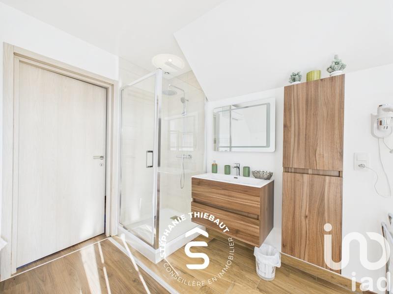 Maison - 245 m² - 9 pièces