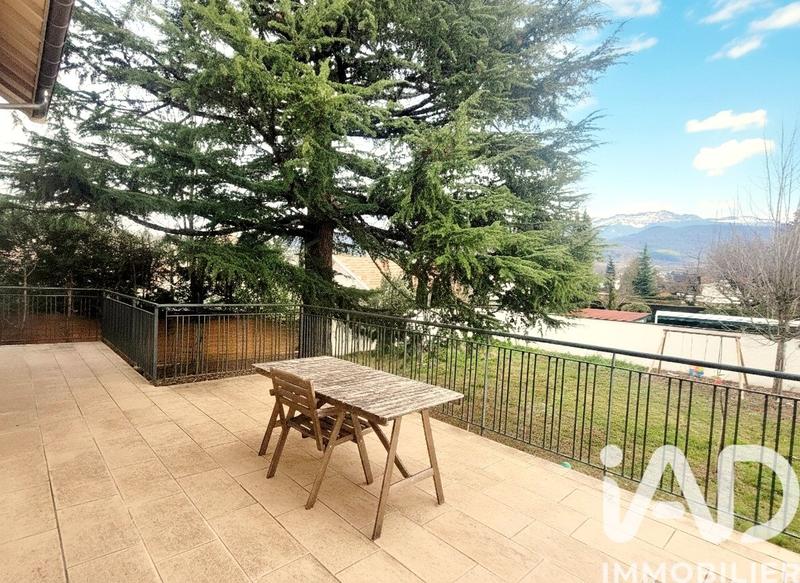 Maison - 214 m² - 6 pièces