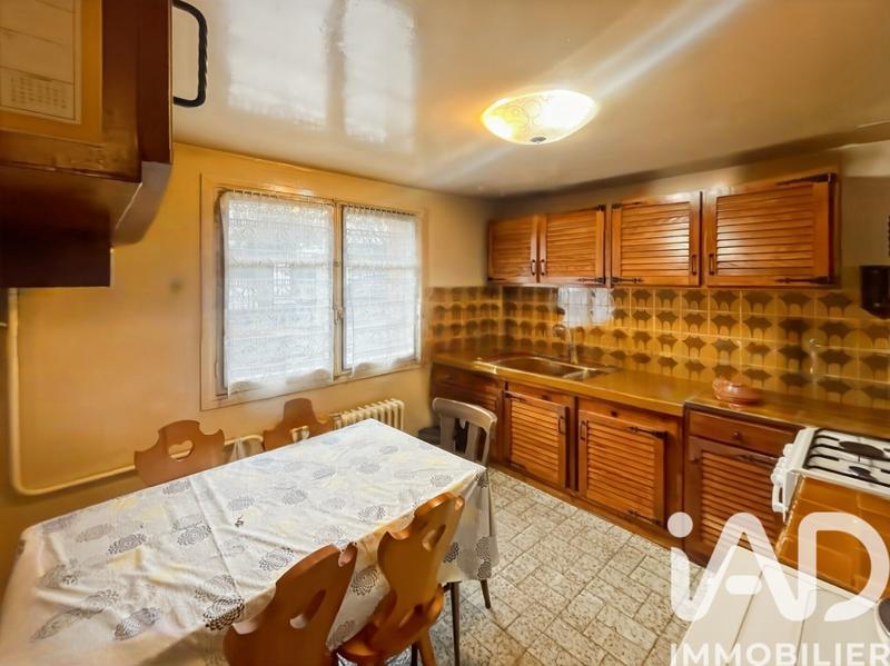 Maison - 143 m² - 8 pièces