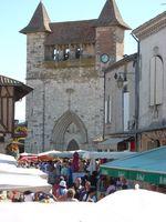 Distribution de contraventions poétiques sur le marché de Villeréal