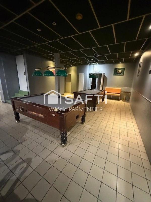 Local commercial - 909 m² - 20 pièces