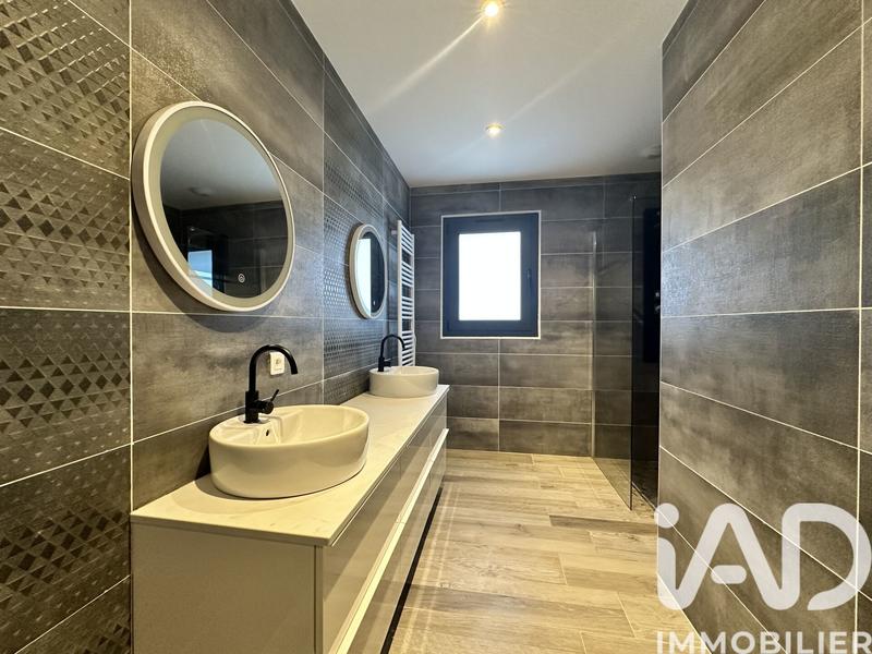 Maison - 98 m² - 4 pièces