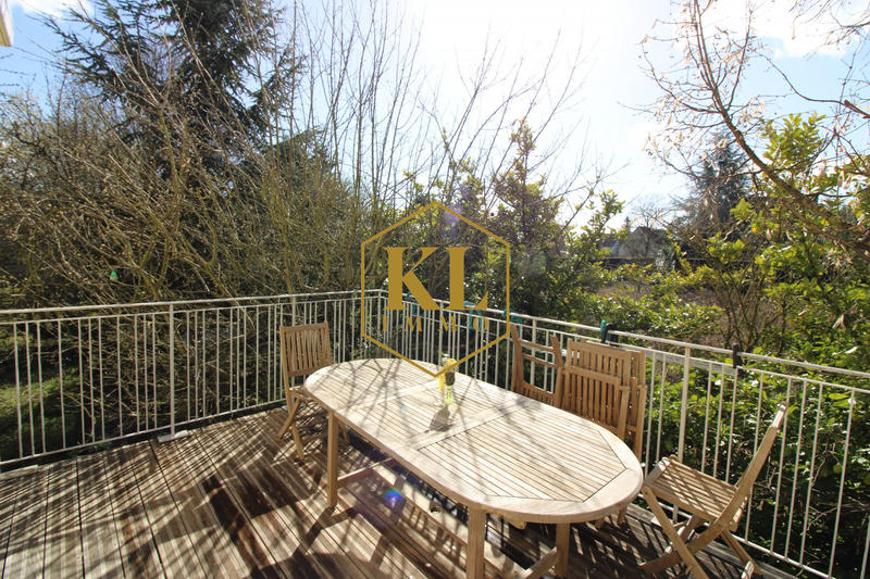 Maison - 171 m² - 7 pièces