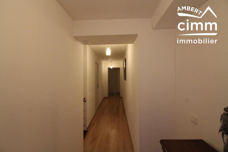 Maison - 275 m² - 12 pièces