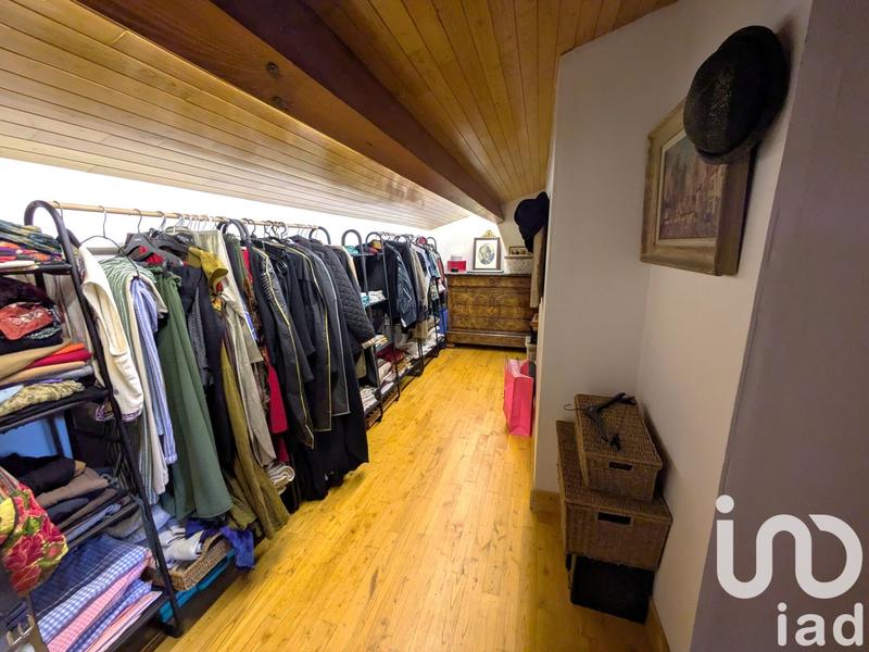 Maison - 235 m² - 10 pièces