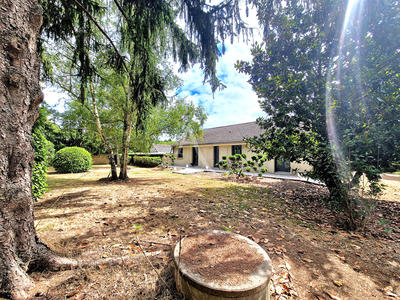 Maison - 258 m² - 9 pièces