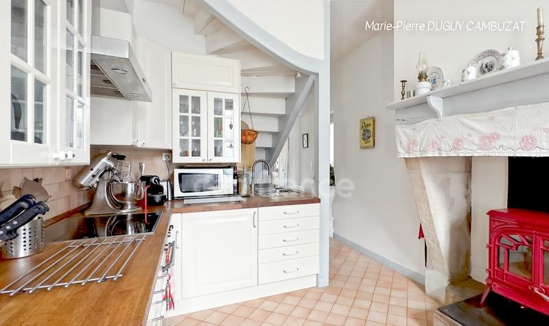 Maison - 208 m² - 9 pièces