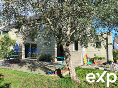 Maison traditionnelle - 190 m² - 7 pièces