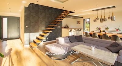 Maison - 163 m² - 6 pièces