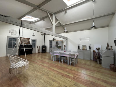 Maison - 225 m² - 8 pièces