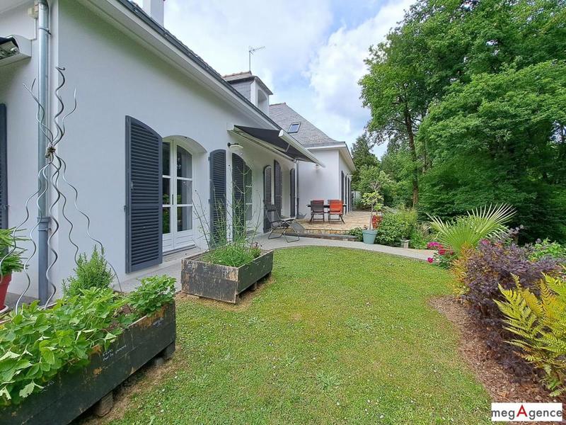 Maison - 181 m² - 10 pièces