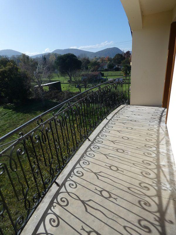 Villa - 144 m² - 8 pièces